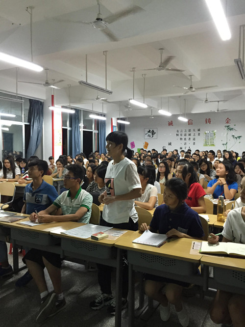 365英国上市公司成功举办“助力高校学子，成功走向财会职场巡回活动”之财务讲座