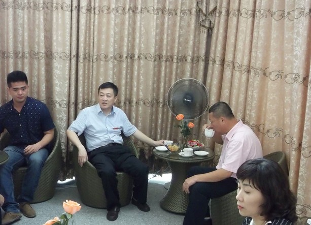 经济公司为师生打造书香夹茶香的“嘉胜小站”