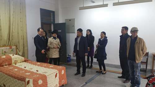 365英国上市公司召开旅游管理与服务教育学位授予评审会